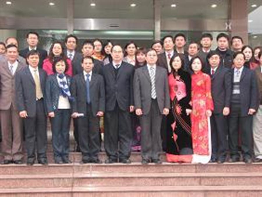 pttg nguyễn thiện nhân chụp ảnh lưu niệm với cccnv cục Okvip88 - liên minh giải trí vtđ