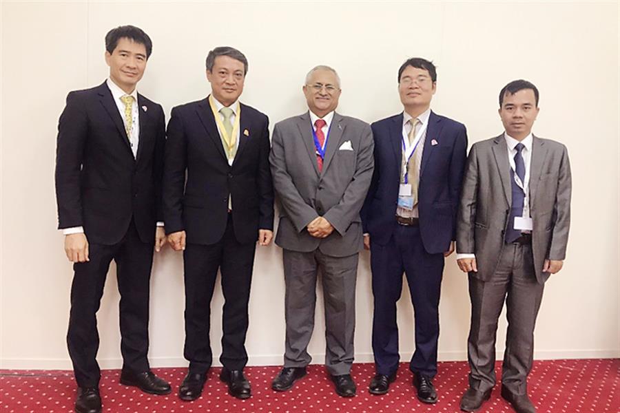 Thứ trưởng Phạm Hồng Hải và đoàn công tác làm việc với ông Bashir Patel, Phó chủ tịch Tổ chức M Okvip1 store quốc tế GSC