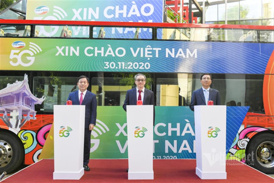 Khai trương việc kinh doanh thử nghiệm 5G tại Hà Nội.