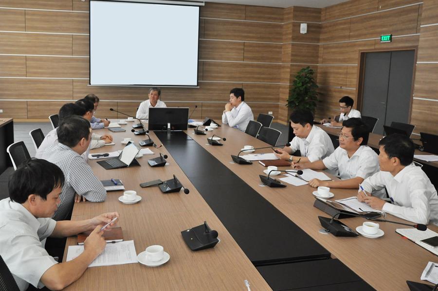 Thứ trưởng Nguyễn Thành Hưng làm việc với Cục Tần số VTĐ về ứng dụng CNTT