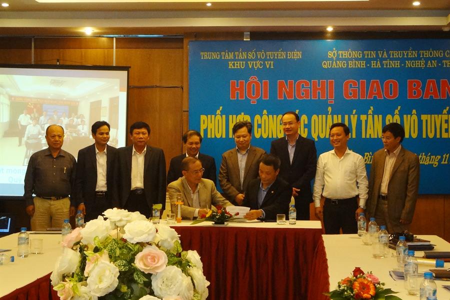 Giám đốc Trung tâm VI và lãnh đạo các Sở TTTT ký kết Kế hoạch phối hợp năm 2018