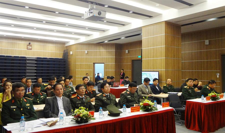 Các đồng chí Ủy viên UBTS và các đại biểu tham dự và theo dõi buổi thao diễn
