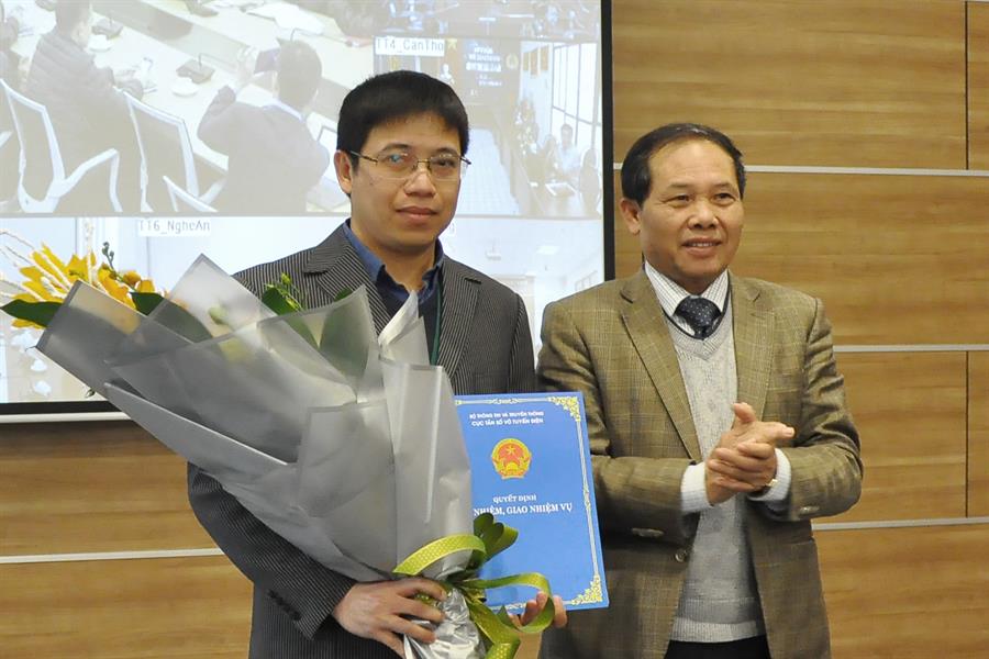 Cục trưởng Đoàn Quang Hoan trao Quyết định bổ nhiệm cho ông Nguyễn Văn Khanh