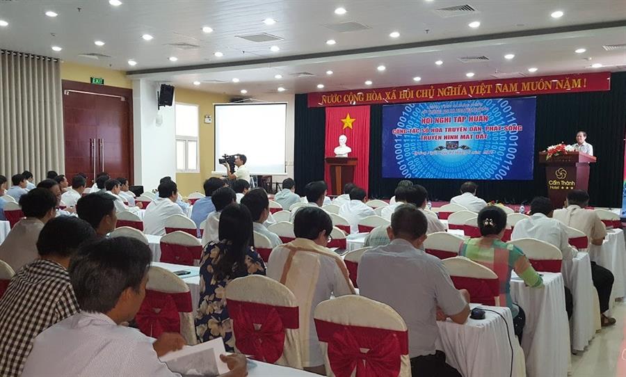 Quang cảnh hội nghị
