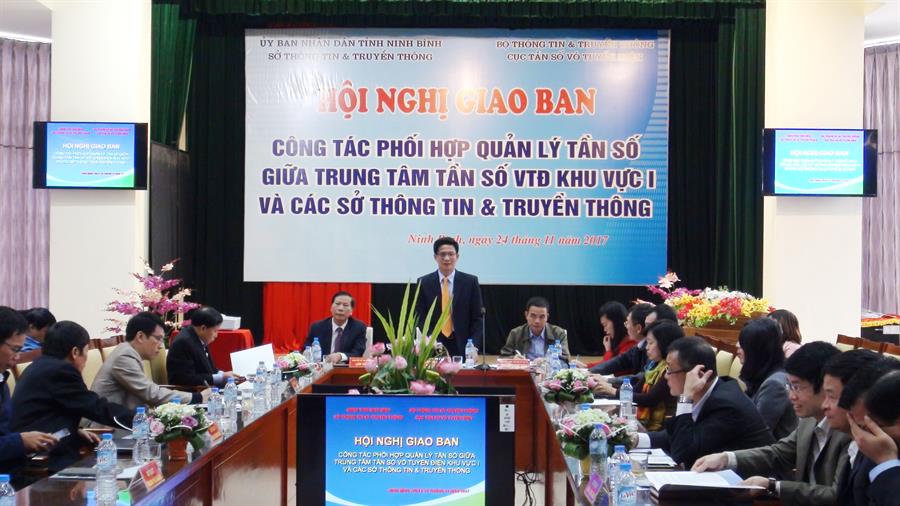 Phó Cục trưởng Cục Tần số VTĐ Lê Văn Tuấn chủ trì Hội nghị