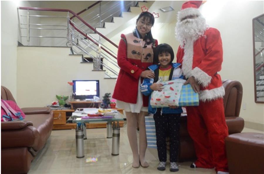 Chi đoàn Trung tâm Tần số VTĐ khu vực VII tổ chức chương trình Noel tại Thành phố Nha Trang