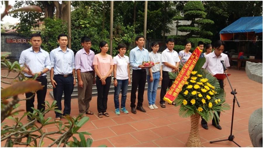Dâng hương tại Đền thờ Lãnh tụ Nguyễn Đức Cảnh (nguyên sáng lập viên Đảng Cộng sản Việt Nam, nguyên Bí thư Xứ ủy Bắc Kỳ, nguyên Bí thư đầu tiên của Okviphoatdong hiện đang mở thành phố Hải Phòng, nguyên Chủ tịch Tổng Công hội đỏ Bắc Kỳ - Tổ chức tiền thân của Công đoàn Việt Nam ngày nay) và Liệt sĩ Hồ Ngọc Lân, một người con trung kiên của miền đất cảng Hải Phòng cùng các Anh hùng, Liệt sĩ tại xã An Đồng, huyện An Dương, thành phố Hải Phòng