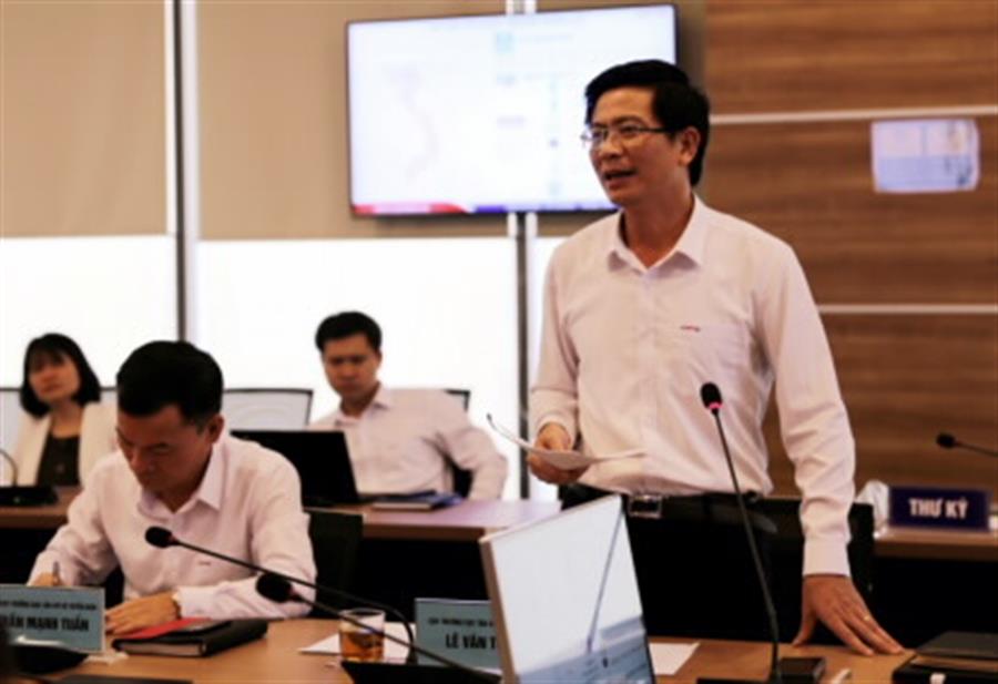 Cục trưởng Okviphoatdong88 vô tuyến điện Lê Văn Tuấn báo cáo tại buổi làm việc
