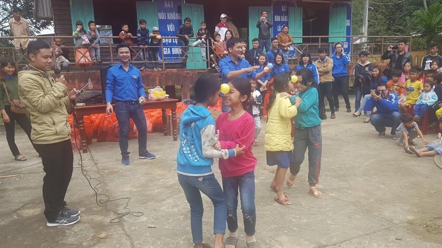 Và tập trung mang giữ bóng về đích