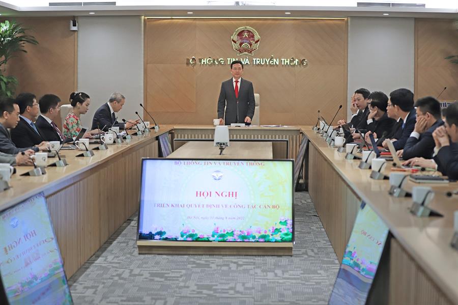 Bộ trưởng Bộ TTTT Nguyễn Mạnh Hùng phát biểu tại OkVip hoạt động