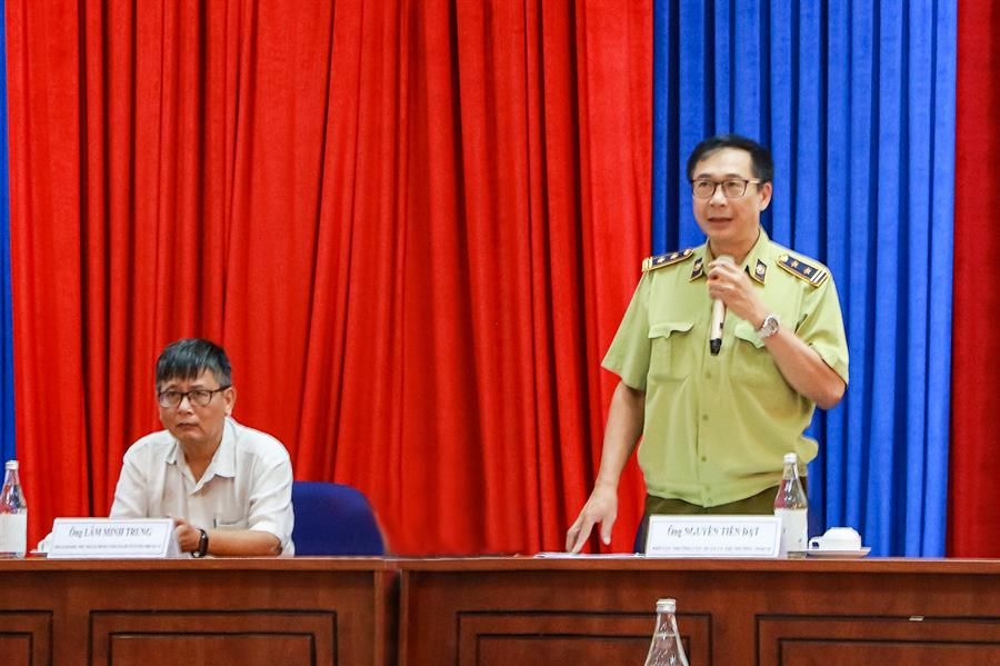 Ông Lâm Minh Trung - Phó Giám đốc, Phụ trách Trung tâm II và ông Nguyễn Tiến Đạt - Phó Cục trưởng Cục QLTT Tp.HCM đồng chủ trì Hội nghị