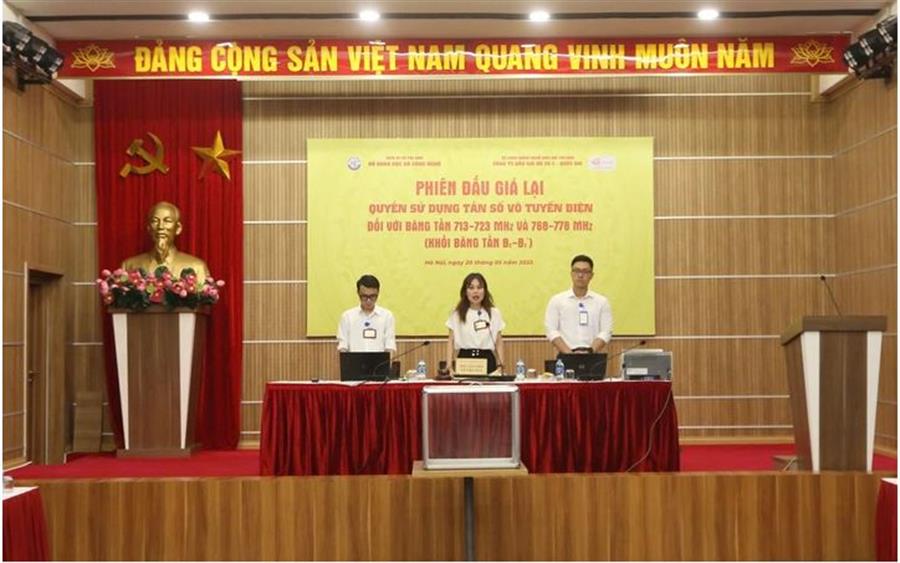 Đấu giá thành công khối Okvip - hôm nay 1 tỷ B2-B2’ (thuộc Okvip - hôm nay 1 tỷ 700 MHz)