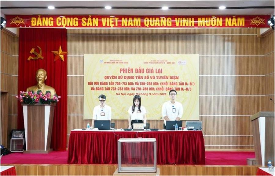 Đấu giá thành công Okvip - hôm nay 1 tỷ B1-B1' (758-768 MHz)