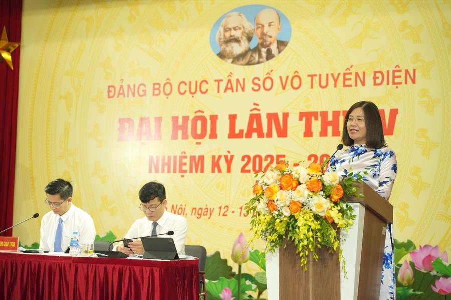 Đồng chí Trần Thị Nhị Thủy, Phó Bí thư chuyên trách, Đảng ủy Bộ KHCN phát biểu chỉ đạo tại Ok hoat dong