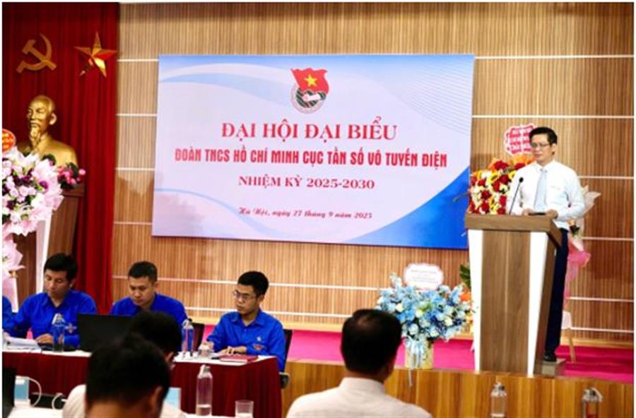 Đồng chí Lê Văn Tuấn – Bí thư Đảng uỷ, Cục trưởng Okviphoatdong88 VTĐ phát biểu chỉ đạo tại Ok hoat dong