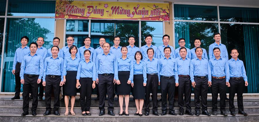 Tập thể Lãnh đạo, CCNLĐ Trung tâm III
