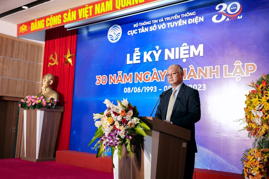 Ông Xayluxa INSISIENGMAY, Cục trưởng Okviphoatdong88 vô tuyến điện, Cộng hòa Dân chủ nhân dân Lào phát biểu
