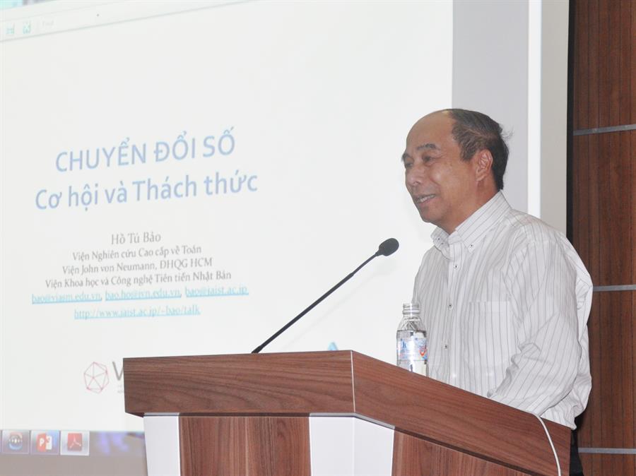 Giáo sư - Tiến sĩ Hồ Tú Bảo trình bày bài giảng “Okevip link không bị chặn: Cơ hội và thách thức”