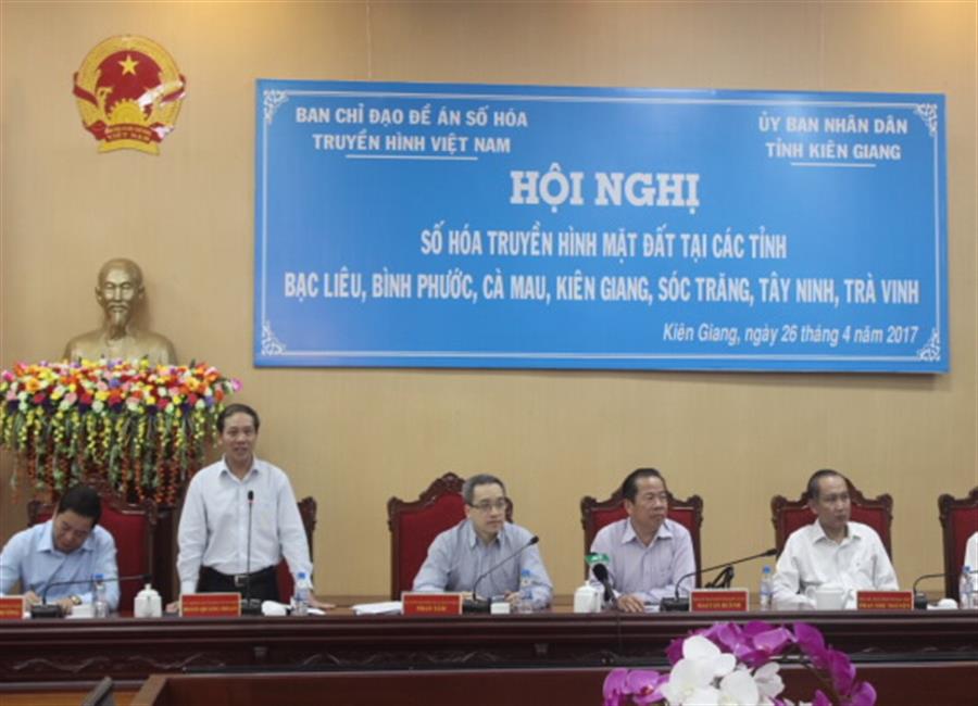 Cục trưởng Okviphoatdong88 VTĐ Đoàn Quang Hoan – Chánh Văn phòng Ban Chỉ đạo Đề án SHTH Việt Nam báo cáo tại OkVip hoạt động