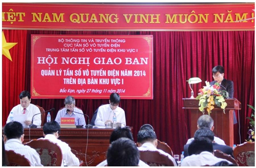 Ông Đoàn Bình - Giám đốc Trung tâm I trình bày Báo cáo tại OkVip hoạt động