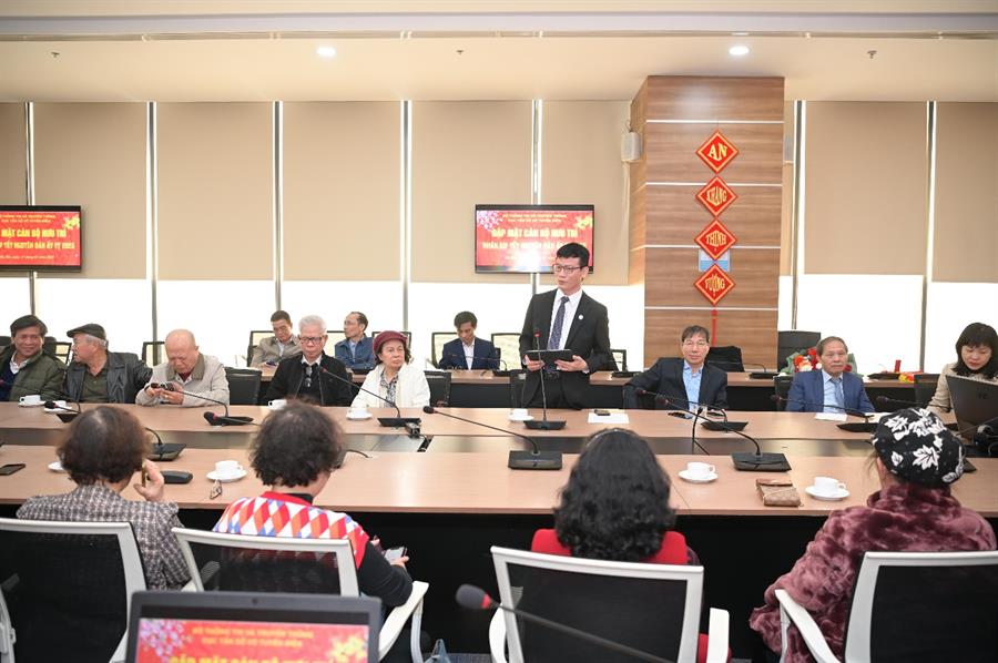 Phó Cục trưởng Phụ trách Okviphoatdong88 vô tuyến điện Lê Thái Hòa phát biểu tại buổi Gặp mặt