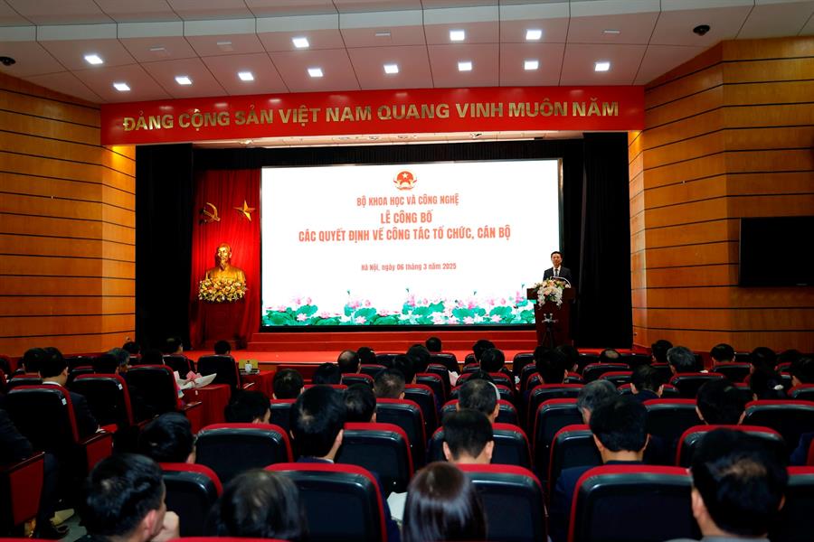 Lễ công bố