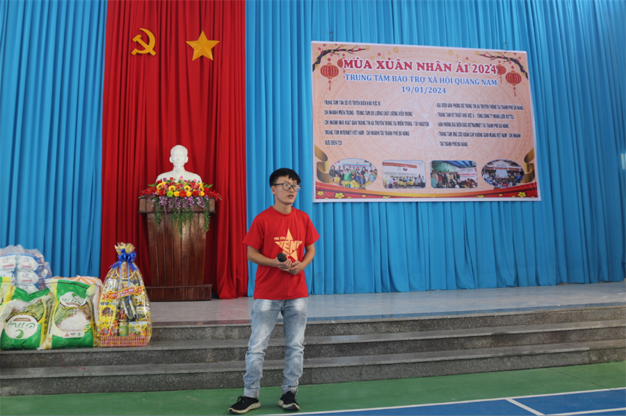 Em Nguyễn Đình Hậu gửi đến Đoàn Thiện nguyện bài hát “Gánh mẹ”
