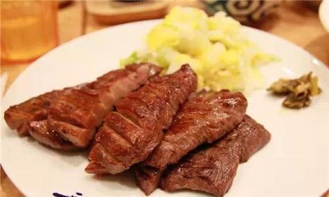 Ông Trần Phước Tuấn – Giám đốc Trung tâm cảm ơn tấm lòng hảo tâm của các đơn vị
