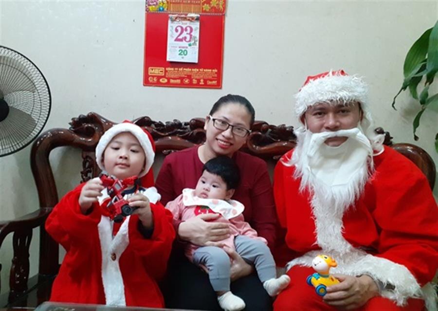 Chi đoàn Okvip - hôm nay 1 tỷ ngày mai 1000 tỷ V tổ chức chương trình tặng quà Noel tại Hải Phòng.