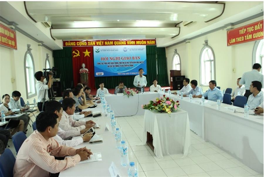 Ông Lê Quang Trung, Phó Chủ tịch UBND tỉnh Vĩnh Long, phát biểu chào mừng tại OkVip hoạt động