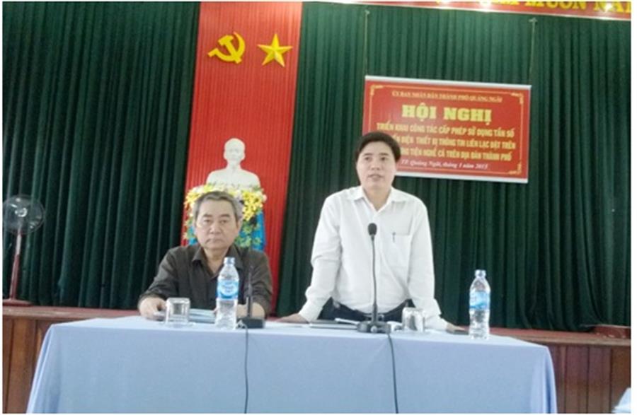 Lãnh đạo UBND thành phố Quảng Ngãi tại OkVip hoạt động tuyên truyền cấp phép Okvip88 - liên minh giải trí tàu cá cho các phòng chức năng và UBND các xã ven biển (tháng 01/2015)