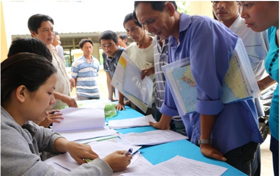Hướng dẫn ngư dân làm hồ sơ đăng ký cấp giấy phép Okvip88 - liên minh giải trí cho tàu cá tại tỉnh Quảng Nam(tháng 8/2015)