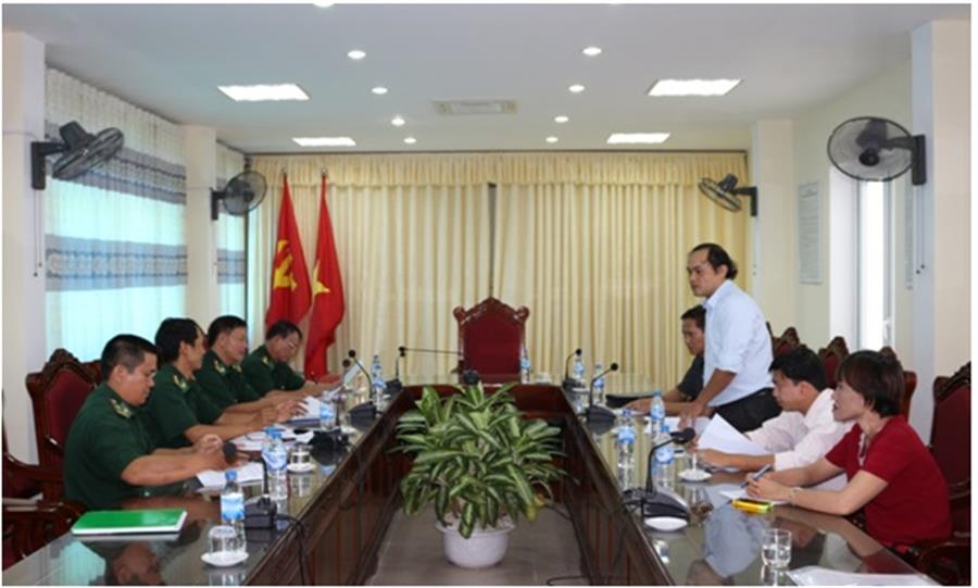 Trung tâm III, Sở TTTT và Bộ đội Biên phòng tỉnh Quảng Trị triển khai công tác quản lý, kiểm tra và hướng dẫn cấp phép đối với các phương tiện nghề cá (tháng 6/2015)