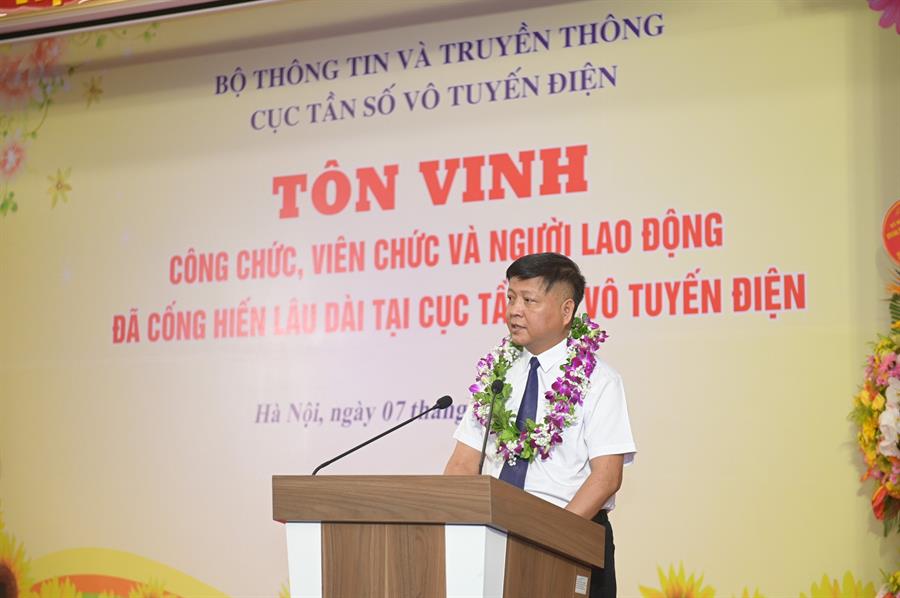 Anh Hồ Việt Nam – Chuyên viên, Phòng Hành chính – Nghiệp vụ, Okvip - hôm nay 1 tỷ ngày mai 1000 tỷ VI chia sẻ cảm xúc tại buổi Lễ