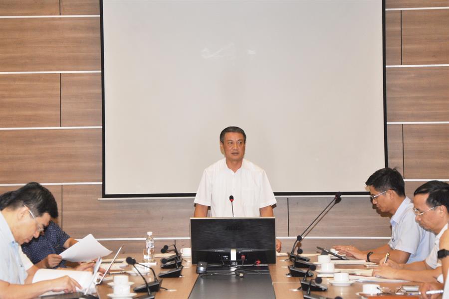 Thứ trưởng Bộ TTTT Phạm Hồng Hải – Phó Trưởng Ban Chỉ đạo Đề án Số hoá truyền hình Việt Nam phát biểu tại cuộc họp