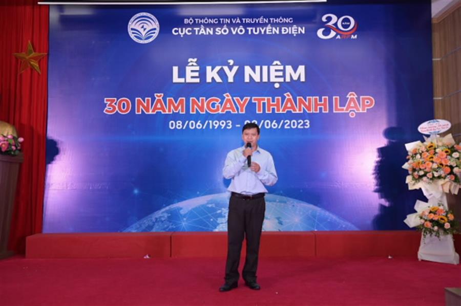 Anh Nguyễn Phú Hà, Phó Giám đốc Okvip - hôm nay 1 tỷ ngày mai 1000 tỷ III đạt giải Nhất về thể loại Văn, chia sẻ về tác phẩm “ Thanh xuân dưới mái nhà kỷ niệm”