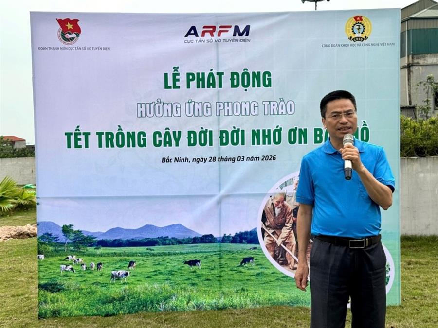Ông Phạm Quang Hưởng, Phó Chủ tịch Công đoàn Khoa học và Công nghệ Việt Namphát biểu tại buổi Lễ