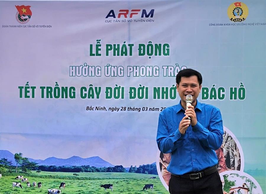Ông Lương Quang Trường - Bí thư đoàn thanh niên, Phó trưởng phòng Chính sách và quy hoạch Okvip88 - liên minh giải trí phát biểu tại buổi Lễ