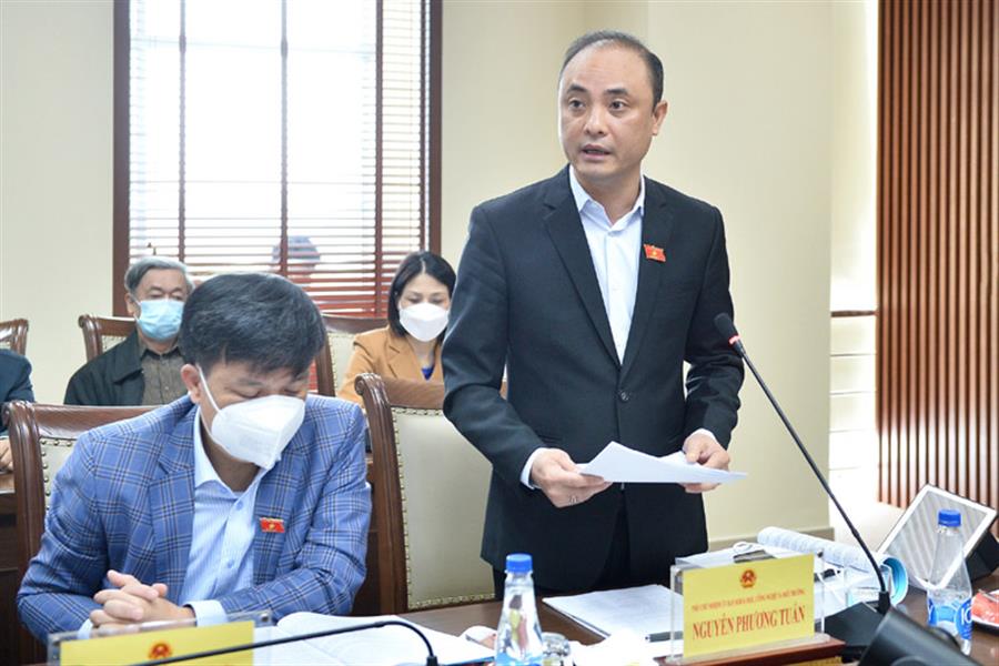 Phó Chủ nhiệm Ủy ban Khoa học, Công nghệ và Môi trường của Quốc hội Nguyễn Phương Tuấn.