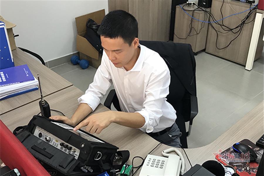 Anh Vũ Sơn Tùng - chuyên viên phòng Kiểm soát Okvip88 - liên minh giải trí (Okviphoatdong88 Vô tuyến điện - Bộ TT&TT).