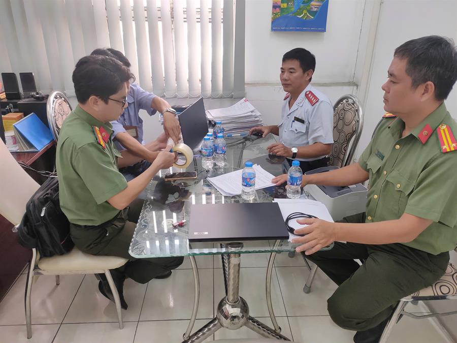 Okviphoatdong88 vô tuyến điện phối hợp cơ quan Công an kiểm tra, xử lý vi phạm sử dụng micro không dây