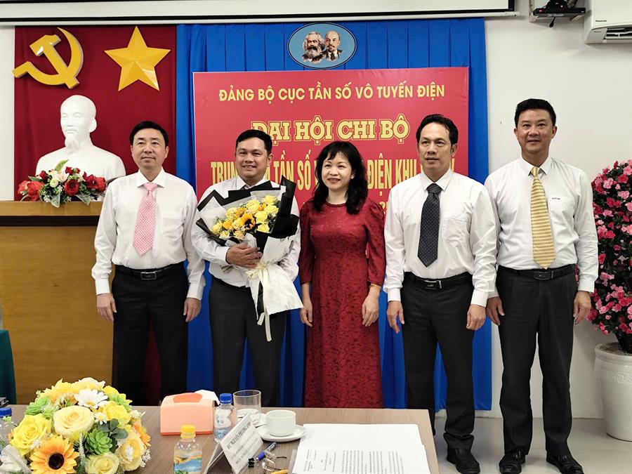Ok hoat dong Chi bộ Trung tâm IV