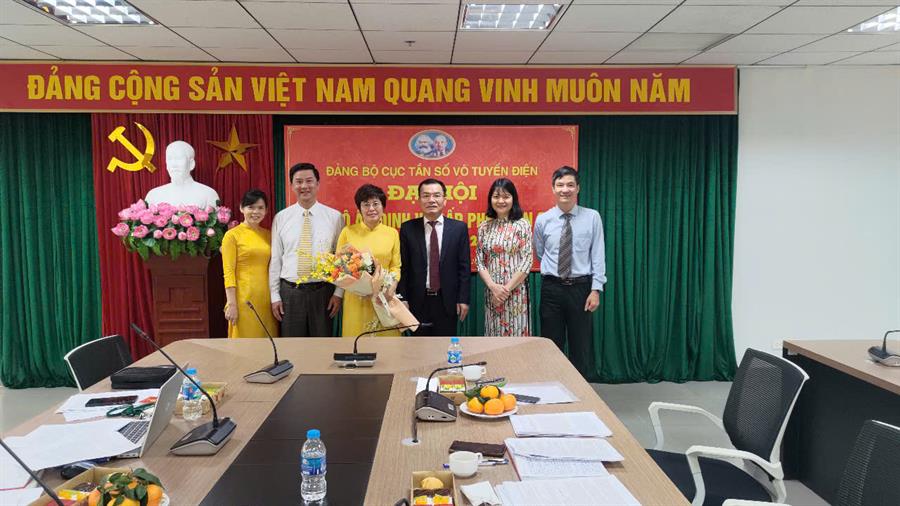  Ok hoat dong Chi bộ Ấn định và Cấp phép Okvip88 - liên minh giải trí