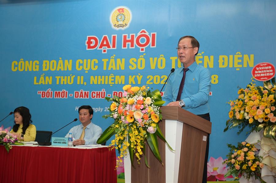  Đồng chí Chu Văn Bình - Ủy viên BCH Tổng Liên đoàn Lao động Việt Nam, Chủ tịch Công đoàn TTTT Việt Nam phát biểu chỉ đao Ok hoat dong
