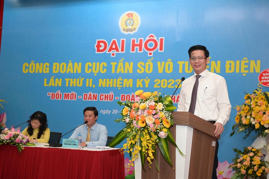 Bí thư Đảng ủy, Cục trưởng Okviphoatdong88 VTĐ Lê Văn Tuấn phát biểu tại Ok hoat dong